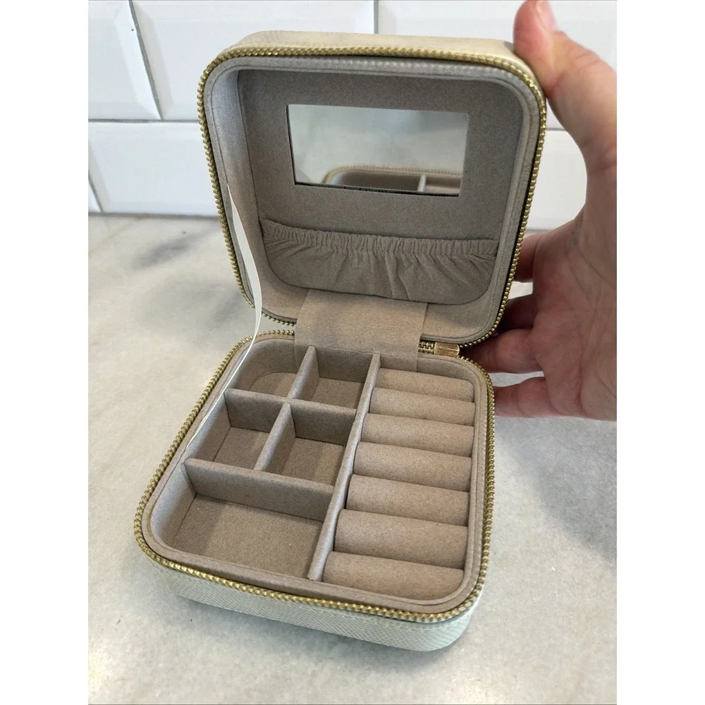 Hives And Honey Travel Jewelry Case GWB01